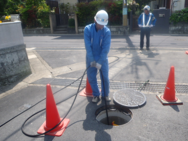 下水管路高圧洗浄作業1
