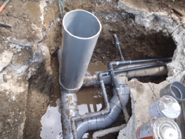 排水管布設替え工事1